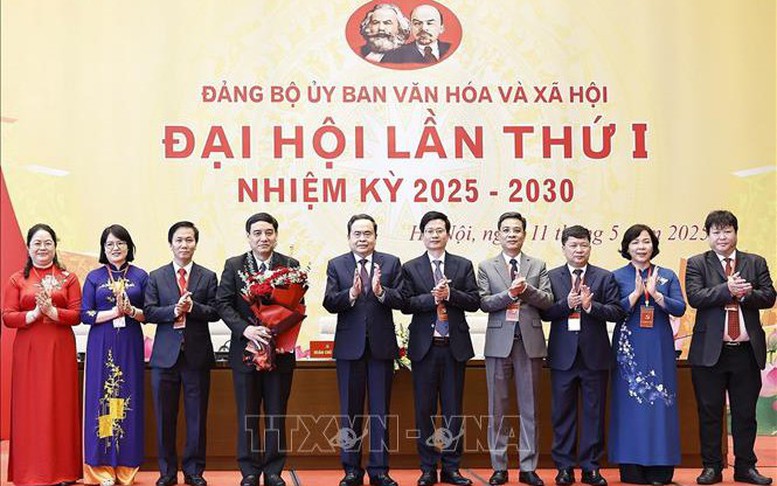 Chủ tịch Quốc hội Trần Thanh Mẫn dự Đại hội Đảng bộ cấp cơ sở đầu tiên của Đảng bộ Quốc hội