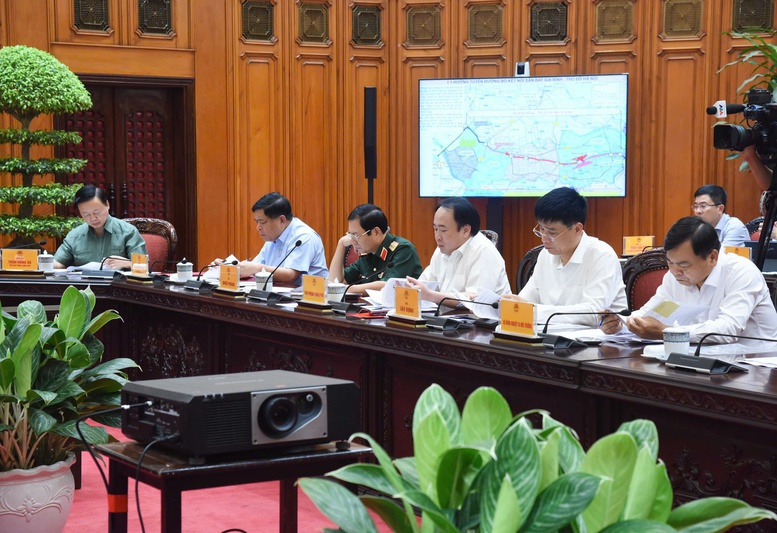Thủ tướng chủ trì cuộc họp về điều chỉnh chủ trương đầu tư sân bay Gia Bình- Ảnh 2.
