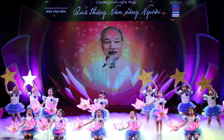 'Quà tháng Năm dâng Người'-Chương trình nghệ thuật đặc biệt kỷ niệm Ngày sinh nhật Bác