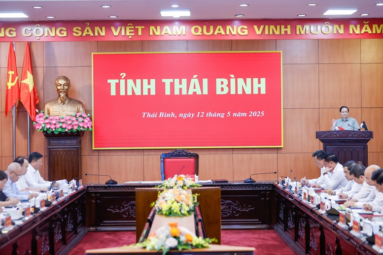 Thủ tướng: Thái Bình cần lấn biển và làm ngay tuyến đường 10 làn kết nối với Hưng Yên- Ảnh 5.