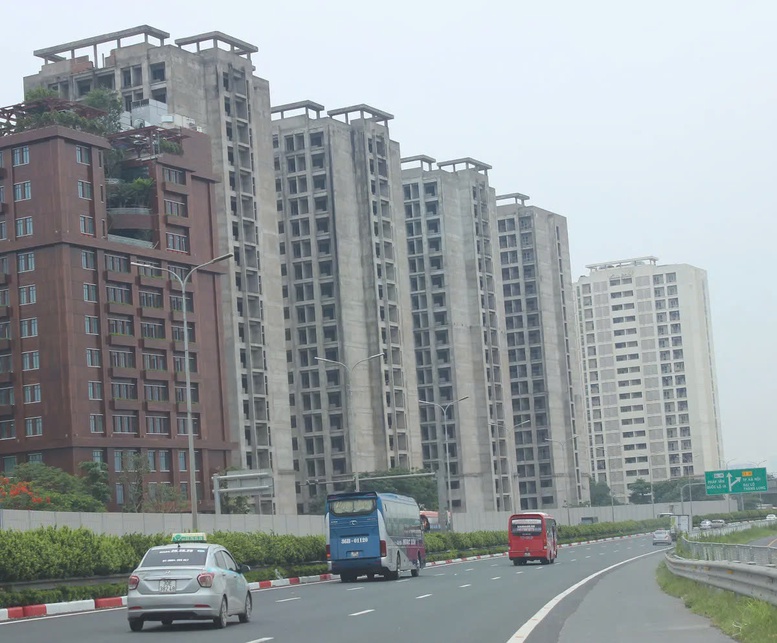 Nhà ở sinh viên Pháp Vân-Tứ Hiệp bỏ hoang nhiều năm, Bộ Xây dựng đề xuất xử lý thế nào?- Ảnh 1.
