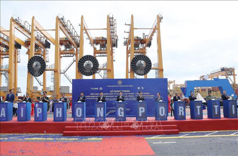 Chủ tịch nước Lương Cường dự khánh thành Bến cảng container quốc tế số 3 và 4 tại Hải Phòng- Ảnh 5.