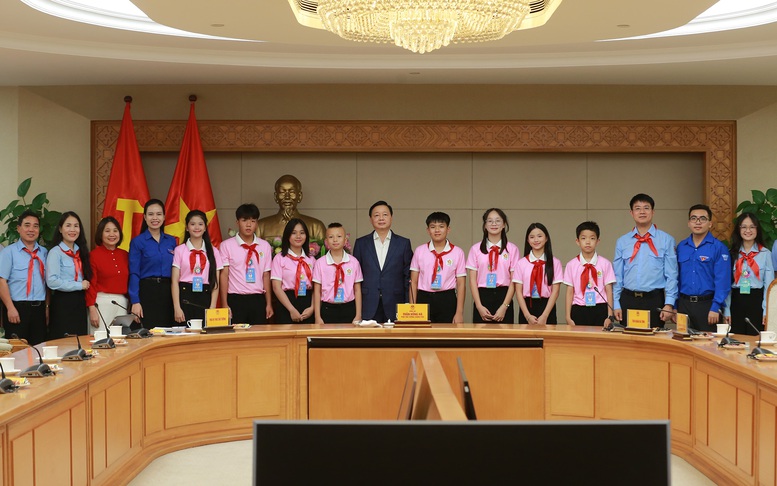 Phó Thủ tướng Trần Hồng Hà gặp mặt các thiếu nhi cháu ngoan Bác Hồ tỉnh Hà Tĩnh- Ảnh 3.