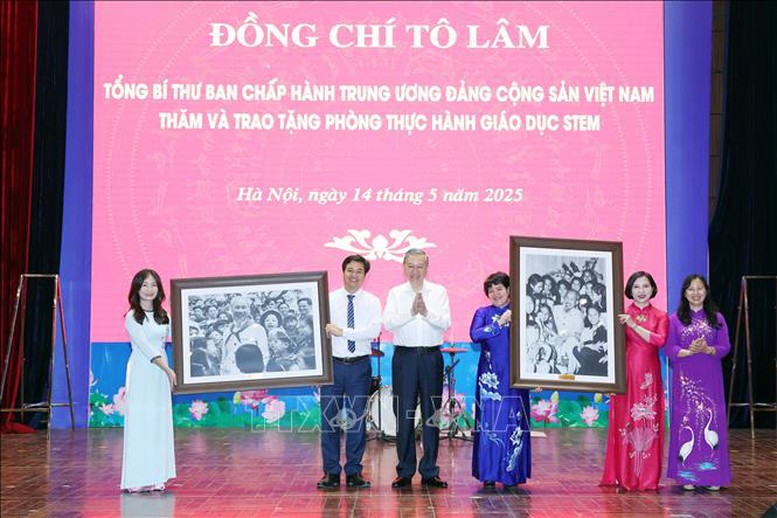 Tổng Bí thư Tô Lâm: Thúc đẩy đổi mới sáng tạo, chuyển đổi số trong trường học, không để học sinh nào bị bỏ lại phía sau- Ảnh 8.