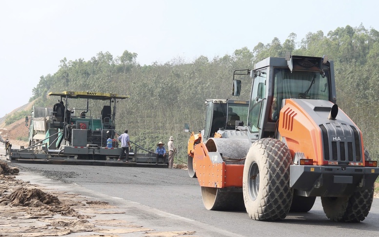 Huy động nhân lực, đẩy nhanh thi công dự án cao tốc qua tỉnh Quảng Bình