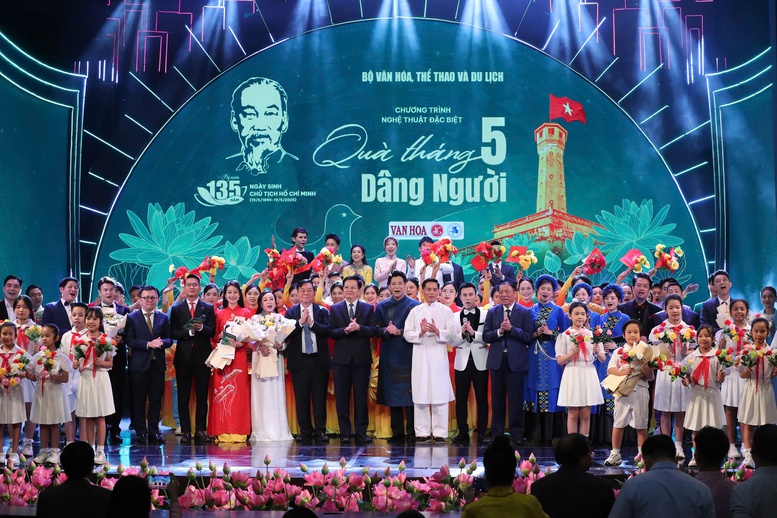 Món quà nghệ thuật từ trái tim tri ân Chủ tịch Hồ Chí Minh- Ảnh 4.