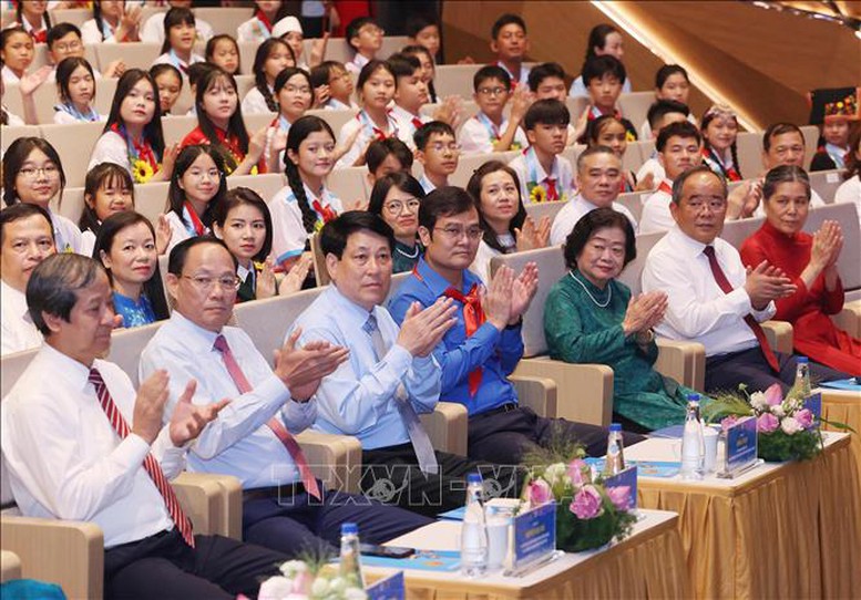Chủ tịch nước Lương Cường dự Lễ tuyên dương Cháu ngoan Bác Hồ toàn quốc lần thứ X-năm 2025- Ảnh 3.