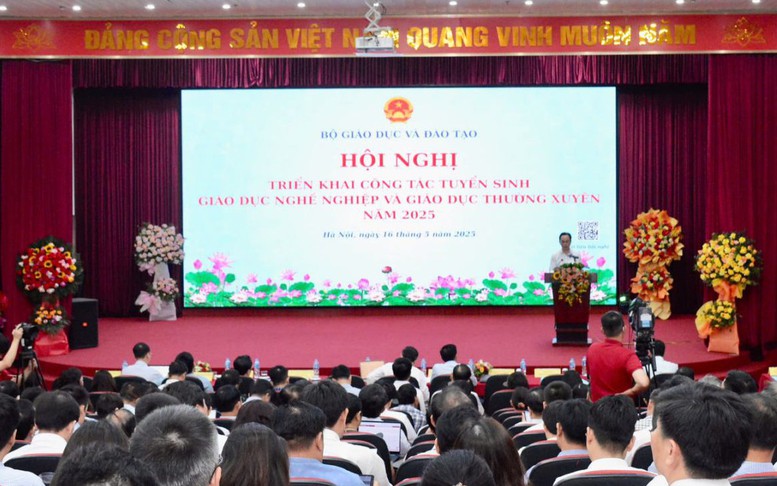 Thí sinh đăng ký nguyện vọng xét tuyển đại học, cao đẳng từ ngày 16/7/2025- Ảnh 4. Đổi mới tuyển sinh giáo dục nghề nghiệp và giáo dục thường xuyên
