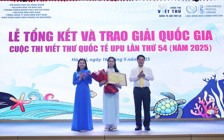 Nữ sinh Đà Nẵng đạt giải Nhất cuộc thi viết thư UPU Quốc tế lần 54