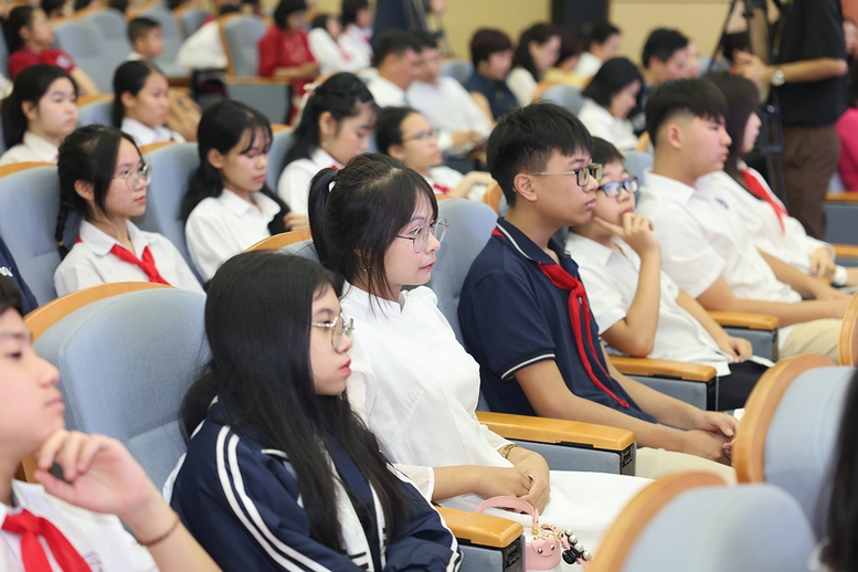 Nữ sinh Đà Nẵng đạt giải Nhất cuộc thi viết thư UPU Quốc tế lần 54- Ảnh 2.