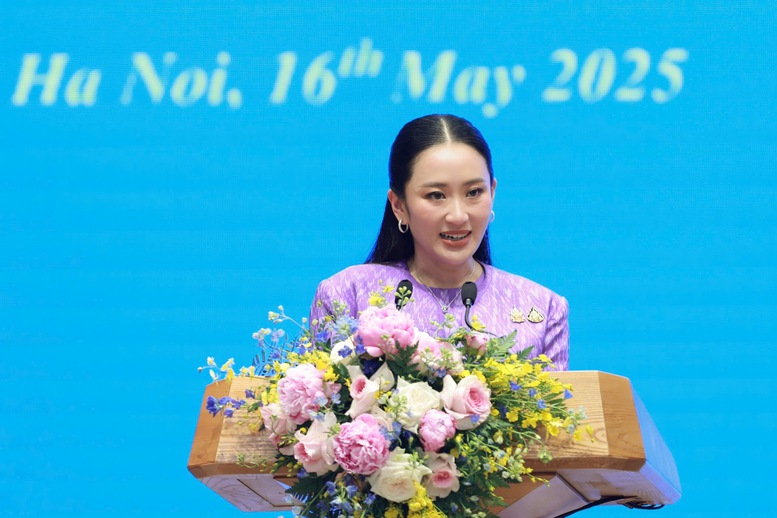 Việt Nam, Thái Lan nâng cấp quan hệ: Cam kết chiến lược, bước tiến đột phá mới- Ảnh 3. Thủ tướng Paetongtarn Shinawatra cho biết hai bên đã trao đổi toàn diện về nhiều vấn đề trong bầu không khí hữu nghị - Ảnh: VGP/Nhật Bắc