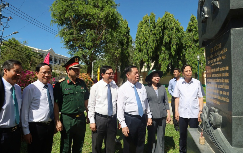 Bình Định tổ chức trọng thể lễ kỷ niệm 70 năm sự kiện 300 ngày tập kết ra Bắc- Ảnh 4.