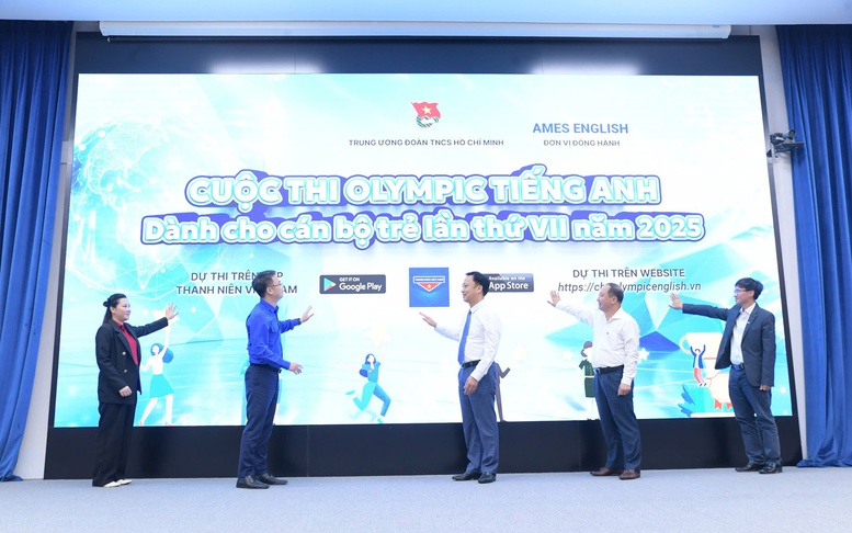 'Cán bộ trẻ cùng tiếng Anh bước vào kỷ nguyên vươn mình của dân tộc'