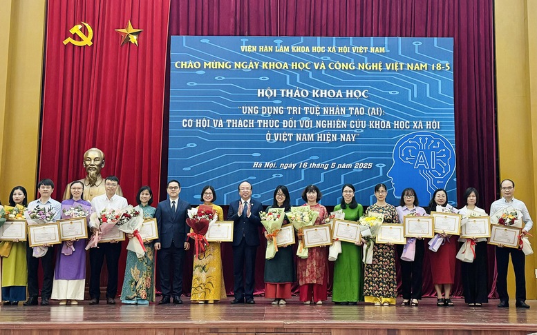 Định hình tương lai AI: Không chỉ thông minh về công nghệ mà còn giàu tính nhân văn