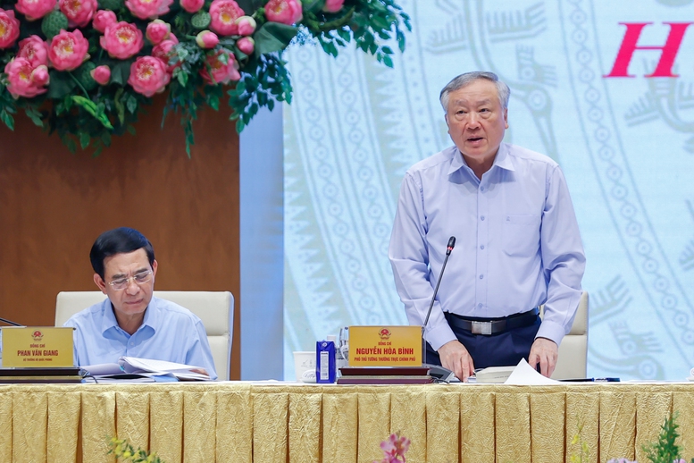 Hình ảnh 3 Phó Thủ tướng Thường trực Chính phủ Nguyễn Hòa Bình phát biểu tại phiên họp - Ảnh: VGP/Nhật Bắc