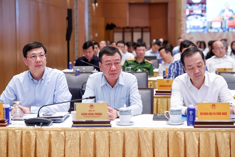 Hình ảnh 9 Lãnh đạo các bộ, ngành dự phiên họp - Ảnh: VGP/Nhật Bắc