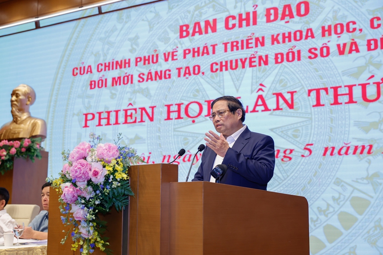 Hình ảnh 10 Thủ tướng đề nghị Văn phòng Chính phủ, Bộ Khoa học và Công nghệ, Bộ Nội vụ, Bộ Công an phối hợp, tiếp thu các ý kiến, hoàn thiện và trình ban hành Kết luận của Thủ tướng Chính phủ, Trưởng Ban Chỉ đạo để thống nhất triển khai trong thời gian tới - Ảnh: VGP/Nhật Bắc