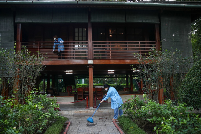Sáng tháng 5 cùng những người thầm lặng chăm sóc Khu di tích Chủ tịch Hồ Chí Minh tại Phủ Chủ tịch- Ảnh 3.