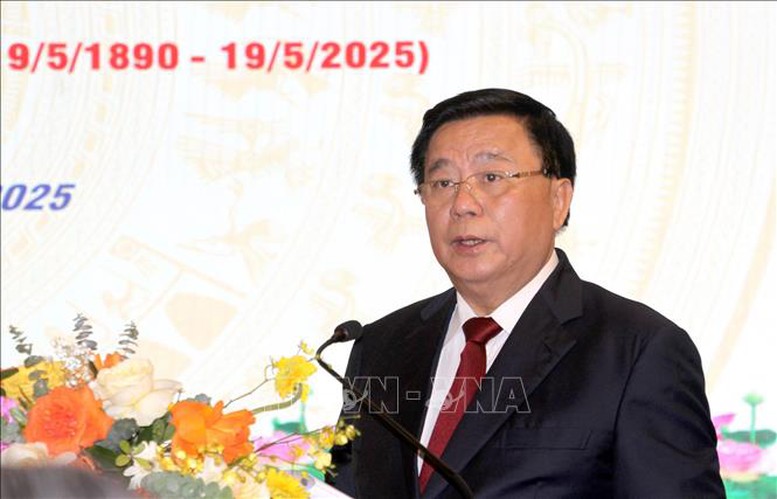 Chủ tịch Hồ Chí Minh-Biểu tượng cao đẹp của ý chí, khát vọng độc lập của dân tộc, tự do, hạnh phúc cho nhân dân- Ảnh 2. GS.TS Nguyễn Xuân Thắng, Ủy viên Bộ Chính trị, Giám đốc Học viện Chính trị quốc gia Hồ Chí Minh, Chủ tịch Hội đồng Lý luận Trung ương phát biểu đề dẫn Hội thảo - Ảnh: TTXVN