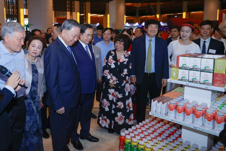 Thủ tướng: Thương trường là chiến trường, cần tạo động lực, truyền cảm hứng cho doanh nhân và phát động toàn dân thi đua làm giàu- Ảnh 9.