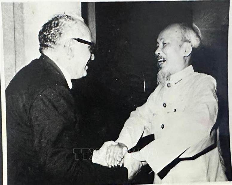 Hình ảnh Chủ tịch Hồ Chí Minh trong trái tim bạn bè quốc tế- Ảnh 1.