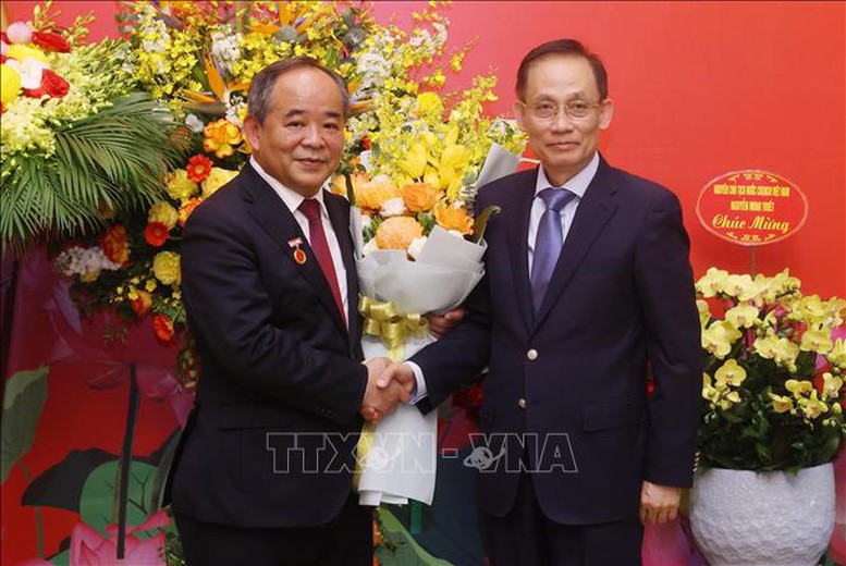 Chủ tịch nước dự lễ trao Huy hiệu 40 năm tuổi Đảng cho đồng chí Lê Khánh Hải- Ảnh 2.
