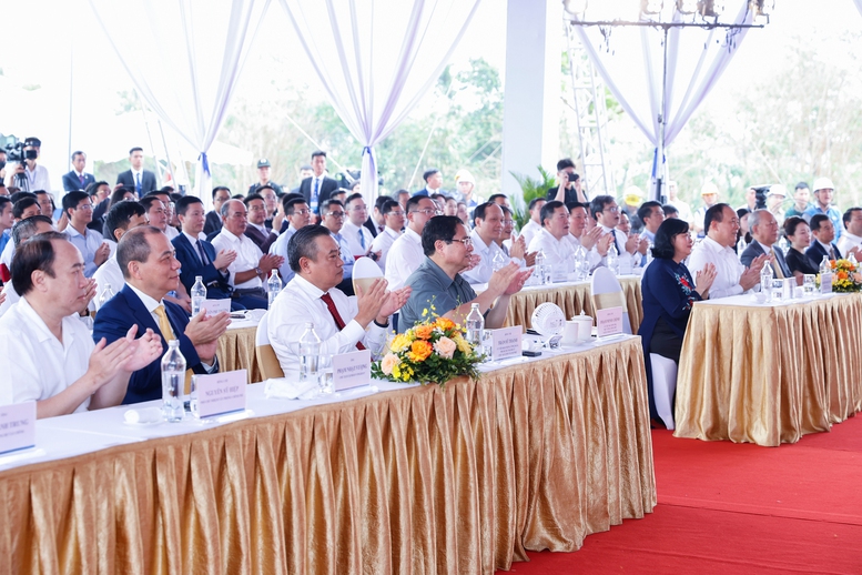 Thủ tướng phát lệnh khởi công cầu Tứ Liên (Hà Nội), yêu cầu hoàn thành trong 24 tháng- Ảnh 1.
