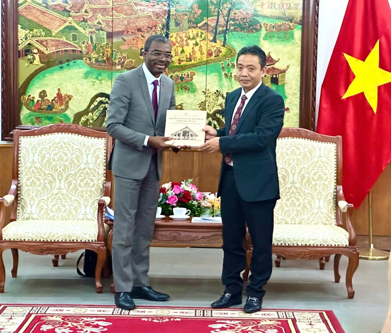 UNESCO mong muốn Việt Nam chia sẻ kinh nghiệm bảo tồn và phát huy giá trị di sản- Ảnh 1.