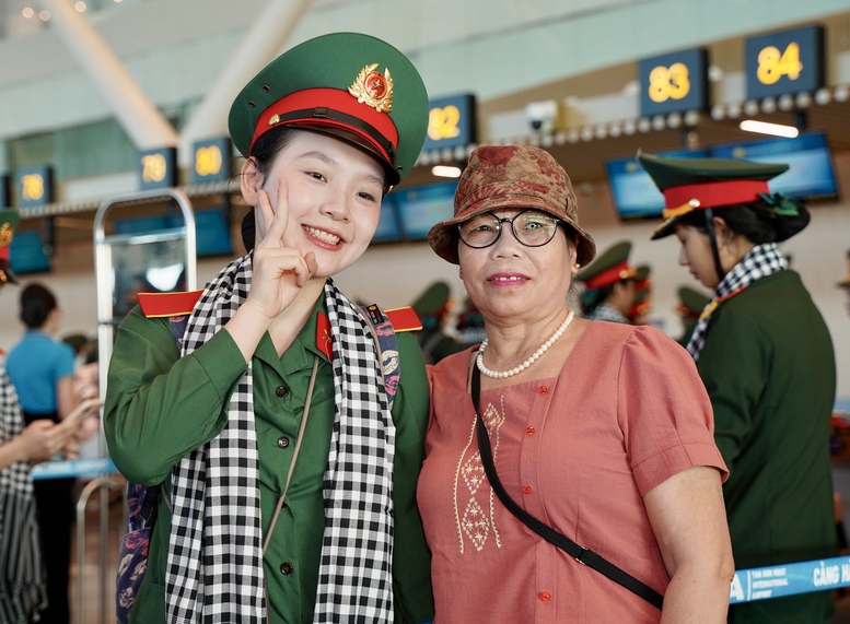 TPHCM tiễn các lực lượng tham gia diễu binh, diễu hành trở về đơn vị- Ảnh 4.
