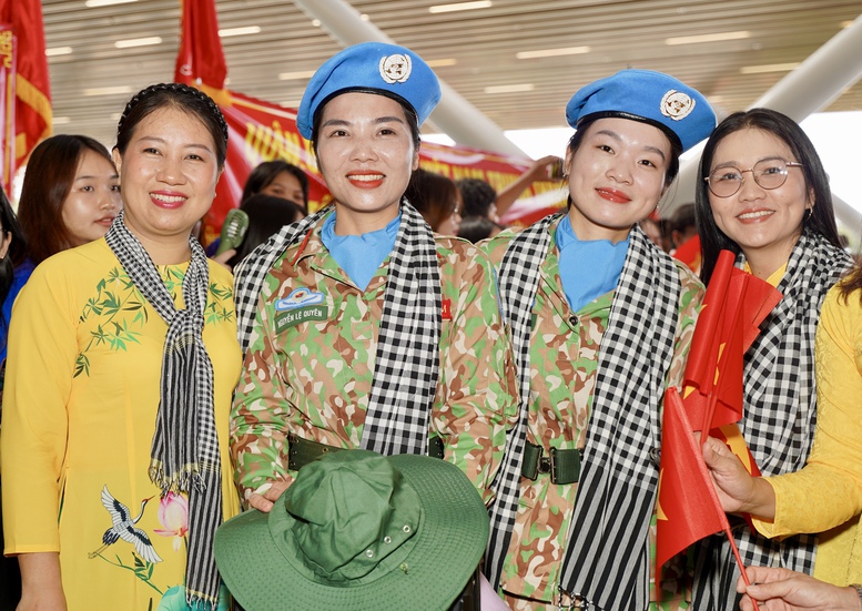 TPHCM tiễn các lực lượng tham gia diễu binh, diễu hành trở về đơn vị- Ảnh 5.