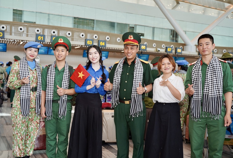 TPHCM tiễn các lực lượng tham gia diễu binh, diễu hành trở về đơn vị- Ảnh 3.