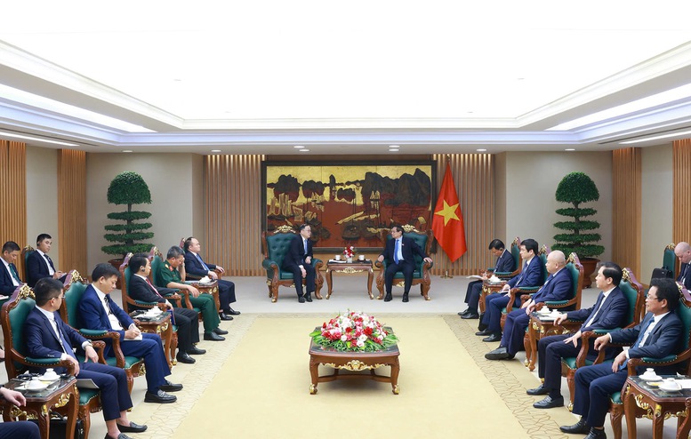 Thủ tướng tiếp lãnh đạo tập đoàn kinh tế hàng đầu Trung Quốc- Ảnh 3. Thủ tướng Phạm Minh Chính cho biết, Việt Nam khuyến khích các tập đoàn, doanh nghiệp lớn, có uy tín của Trung Quốc vào đầu tư và phát triển trong các lĩnh vực cơ sở hạ tầng đường sắt tại Việt Nam - Ảnh: VGP/Nhật Bắc