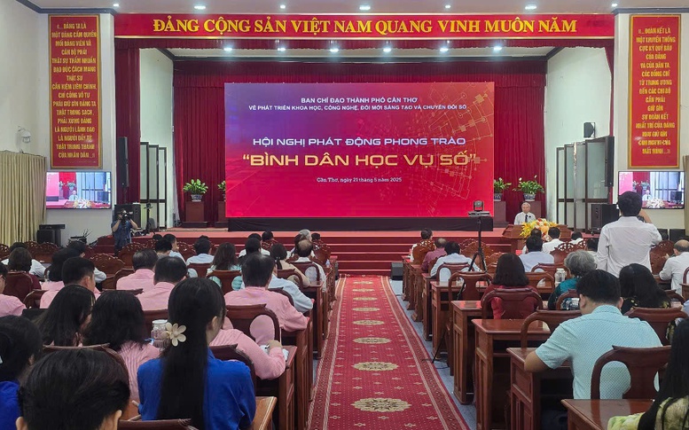 Phong trào 'Bình dân học vụ số' TP. Cần Thơ: Đưa công nghệ số vào mọi mặt đời sống