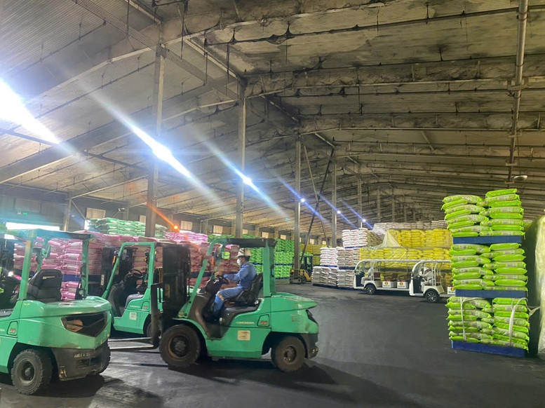 Bộ Nông nghiệp và Môi trường triển khai đợt cao điểm đấu tranh chống buôn lậu và hàng giả- Ảnh 1.