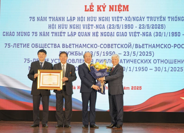 Cầu nối thắt chặt tình hữu nghị Việt Nam - Liên bang Nga- Ảnh 1.