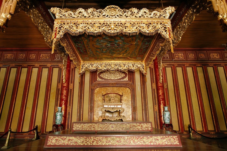 Phó Thủ tướng chỉ đạo xử lý vụ việc bảo vật quốc gia "Ngai vua triều Nguyễn" bị phá hoại- Ảnh 1.