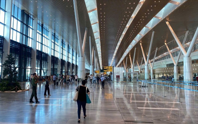 Xử lý dứt điểm tình trạng nước mưa 'dột' tại nhà ga T3 Tân Sơn Nhất