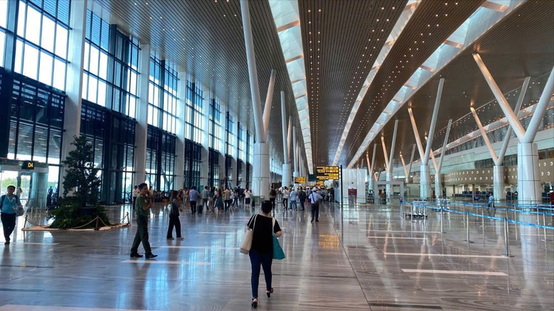 Xử lý dứt điểm tình trạng nước mưa 'dột' tại nhà ga T3 Tân Sơn Nhất- Ảnh 1.
