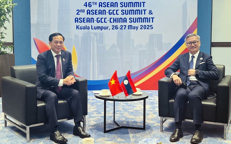 Lào luôn kề vai sát cánh cùng Việt Nam
