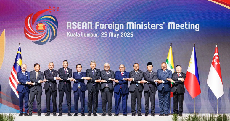 Xây dựng Cộng đồng ASEAN đoàn kết, thống nhất tiếp tục là dòng chảy chính của hợp tác khu vực- Ảnh 1.