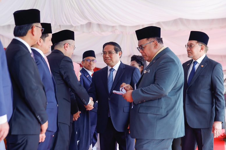 Thủ tướng Anwar Ibrahim chủ trì lễ đón Thủ tướng Phạm Minh Chính thăm chính thức Malaysia- Ảnh 6.