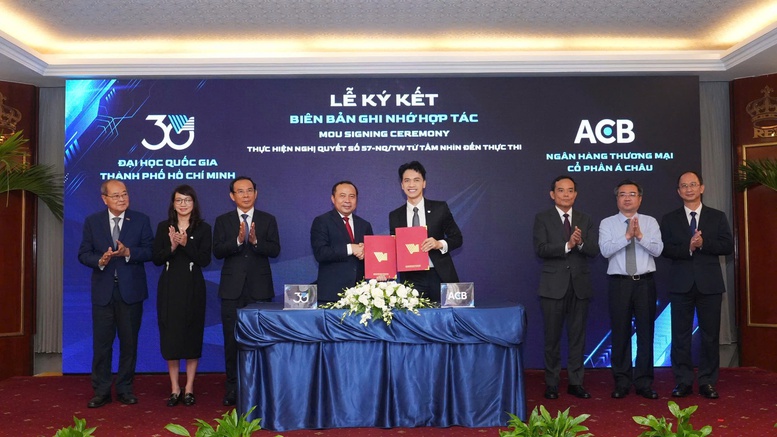 ACB và Đại học Quốc gia TPHCM hợp tác để cùng kiến tạo hệ sinh thái đổi mới từ mô hình 'Nhà nước-Nhà trường-Doanh nghiệp'- Ảnh 1.