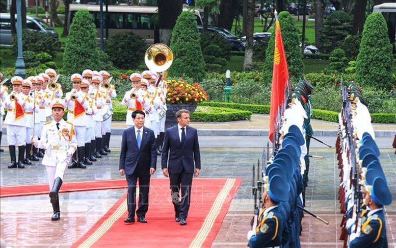 Chủ tịch nước Lương Cường chủ trì lễ đón Tổng thống Cộng hòa Pháp