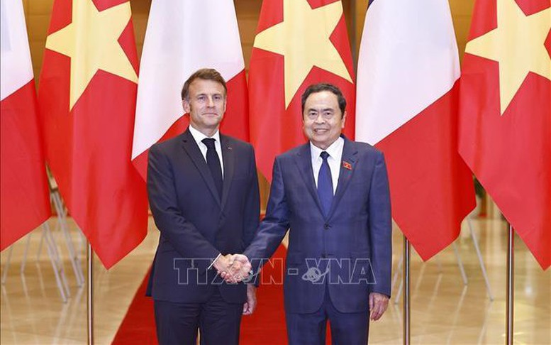 Chủ tịch Quốc hội Trần Thanh Mẫn hội kiến Tổng thống Pháp Emmanuel Macron