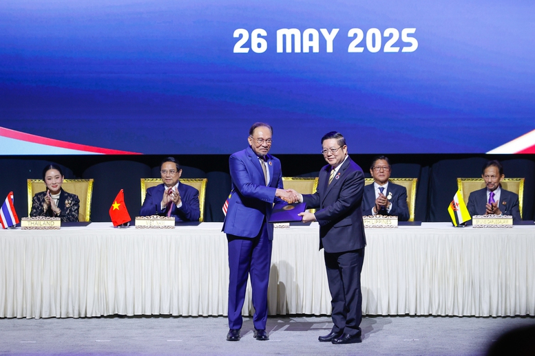 Thủ tướng cùng các nhà lãnh đạo ký Tuyên bố 'ASEAN 2045: Tương lai chung của chúng ta'- Ảnh 4.