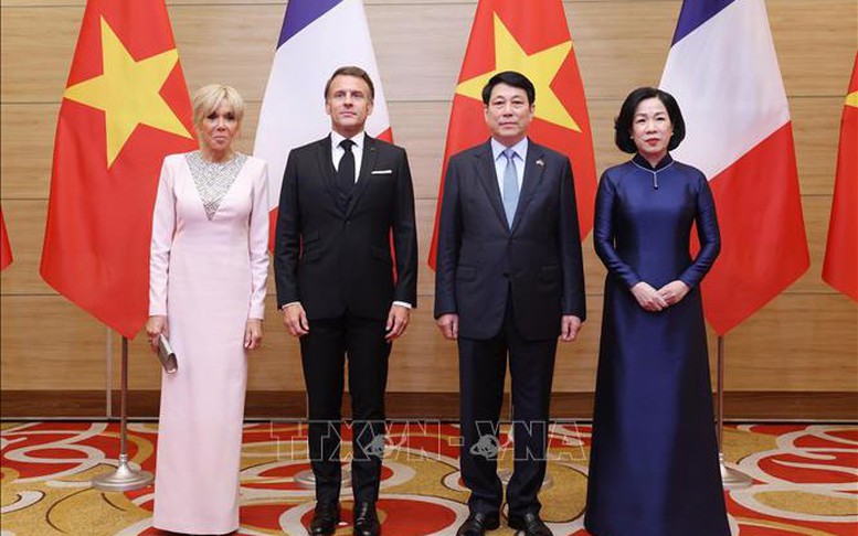 Tổng thống Pháp Emmanuel Macron và Phu nhân kết thúc chuyến thăm cấp Nhà nước tới Việt Nam