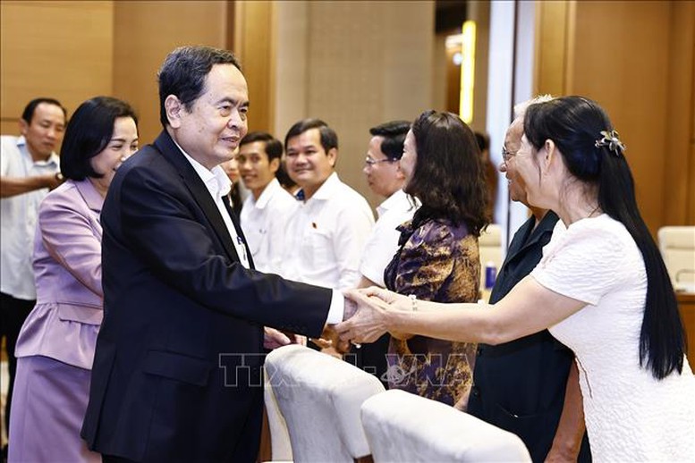 Chủ tịch Quốc hội Trần Thanh Mẫn gặp mặt đại biểu Quốc hội các khóa tỉnh Hậu Giang- Ảnh 1.