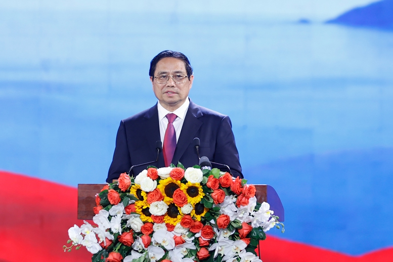 Thủ tướng: Xây dựng Côn Đảo từ 'địa ngục trần gian' thành hòn ngọc xanh giữa biển khơi- Ảnh 1.