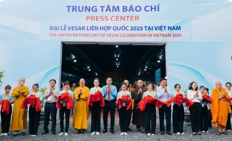 Nhiều hoạt động văn hóa Phật giáo trong khuôn khổ Đại lễ Vesak Liên Hợp Quốc 2025- Ảnh 1. Khai trương Trung tâm báo chí phục vụ Đại lễ Vesak Liên Hợp Quốc 2025 - Ảnh: Ngọc Hằng