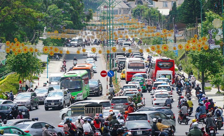 Ngày nghỉ lễ thứ 4, tai nạn giao thông giảm sâu cả 3 tiêu chí- Ảnh 1.